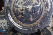 Six Blue Willow Dinner Plates