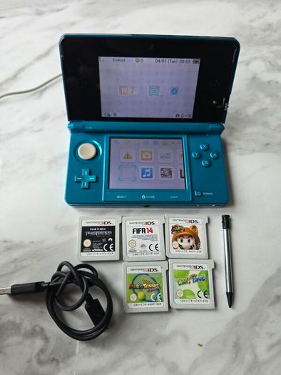 Nintendo 3ds aqua blue