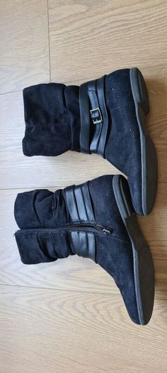 Black suede winter boots