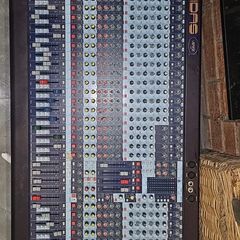 Midas Venice 320 Mixing Desk