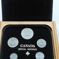 Canada coins set ( 6 coins ) official 1980 wood case BUNC