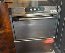 commercial glasswasher, single phase, 2 min cycle.