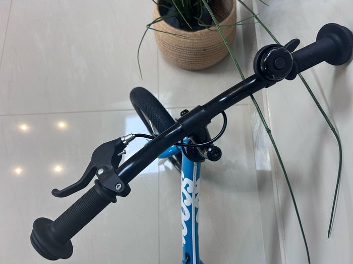 Ridgeback scoot balance bike barely used