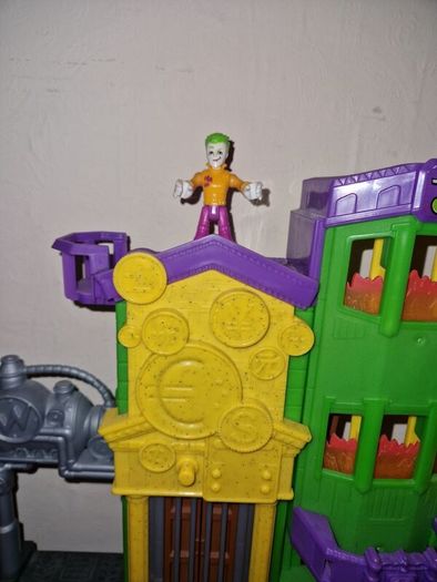 Imaginext Joker Bank playset