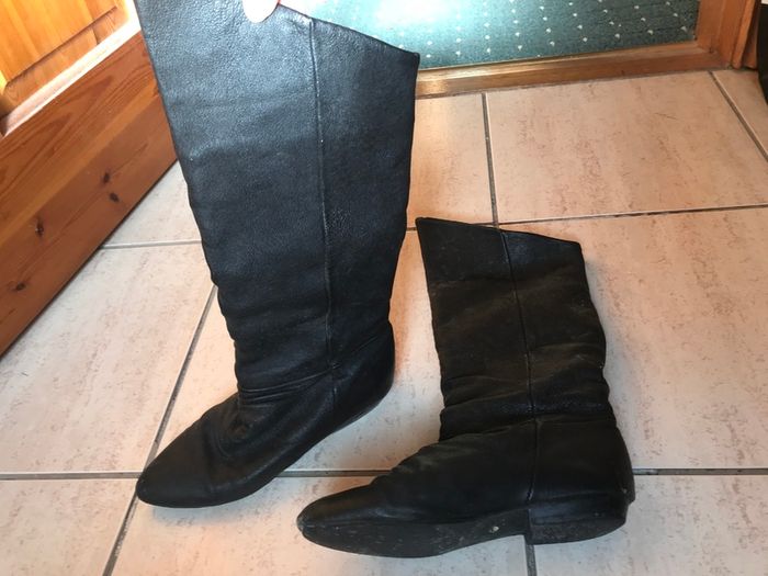(Lot of 25) Ladies' Shoes Size 3/36