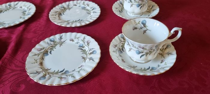 21 Piece Royal Albert Brigadoon Pattern Bone China Gold Gilt Tea Set For 6 Person Setting Made In England