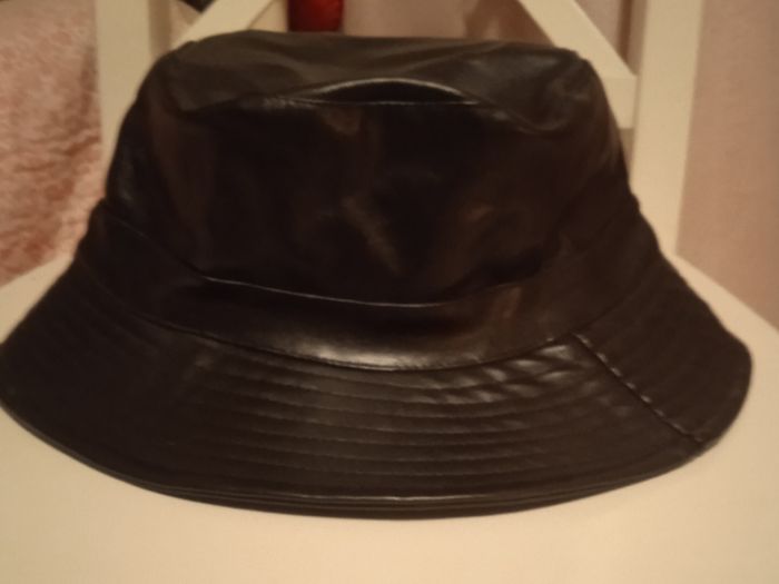 Faux leather unisex bucket hat