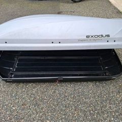 Roof box