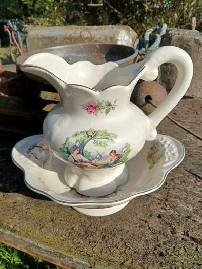 Staffordshire jug and basin