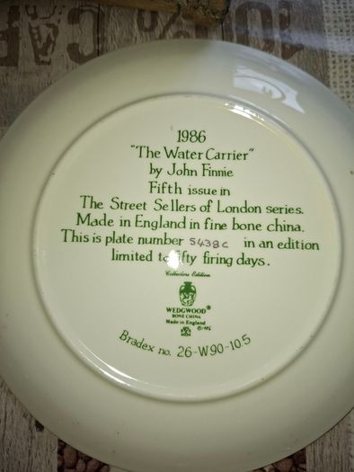 8 Beautiful Old Wedgwood Collectors Decorative Hanging Plates Price is for 1 Postage Available