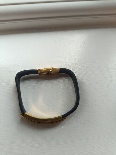 wrist  band LV