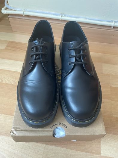 Dr. Martens 1461 shoe, size 9