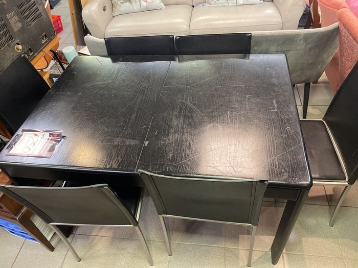 table and chairs