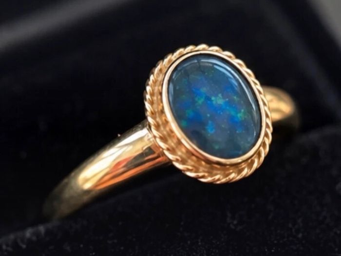 Vintage 9ct Gold Blue Cabochon Ring New Old Stock