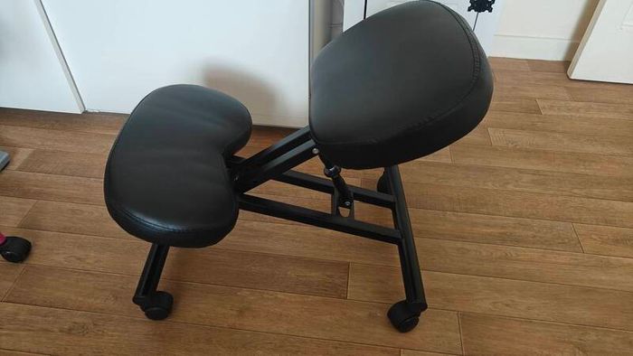 kneeling chair