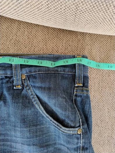 LEE cotton denim shorts unisex 34 inch waist in very good condition see last three photos for exact measurements FREE STANDARD POSTAGE INCLUDED