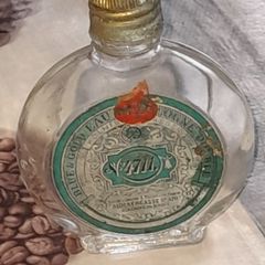 a Vintage 4711 Echt Kolnisch Wasser Eau de Cologne Perfume Bottle