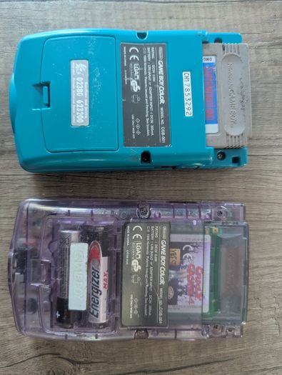 2x Gameboy colors, link cable and games