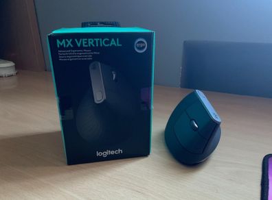 Logitech Lift Vertical Ergonomic Mouse - Graphite