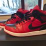 Air Jordan 1 Mid red Image 2