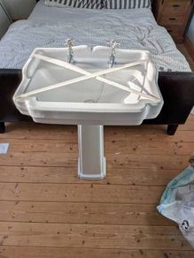 Pedestal Sink