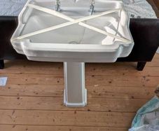 Pedestal Sink