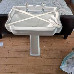Pedestal Sink