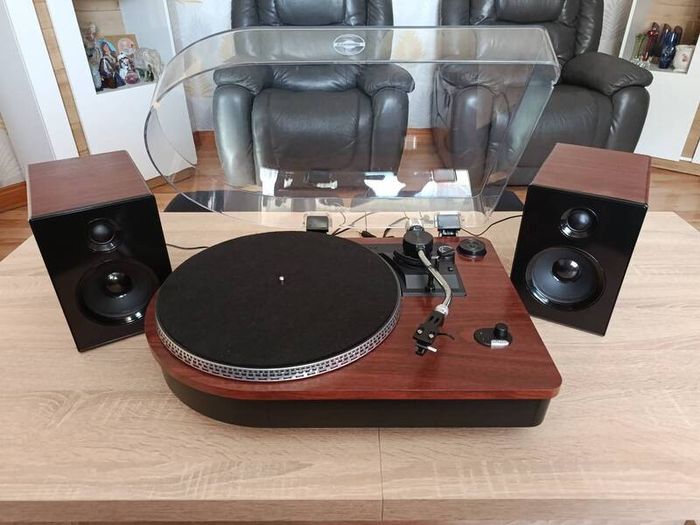 Steepletone Stereo Turntable System with External Speakers