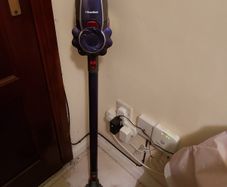 HomeMaid Handheld Stick Vacuum Cleaner, with lights, Model VC818, in excellent condition