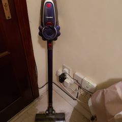 HomeMaid Handheld Stick Vacuum Cleaner, with lights, Model VC818, in excellent condition
