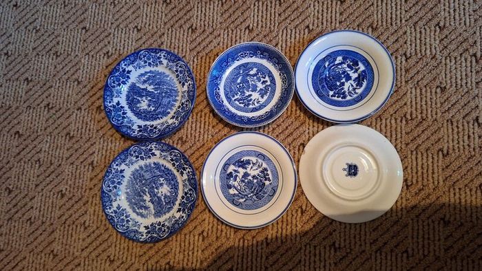 Blue willow collection
