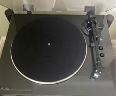 Denon DP-300F fully automatic Turntable like new Boxed pristine condition