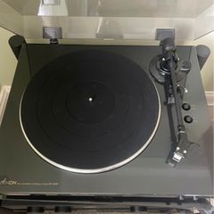 Denon DP-300F fully automatic Turntable like new Boxed pristine condition