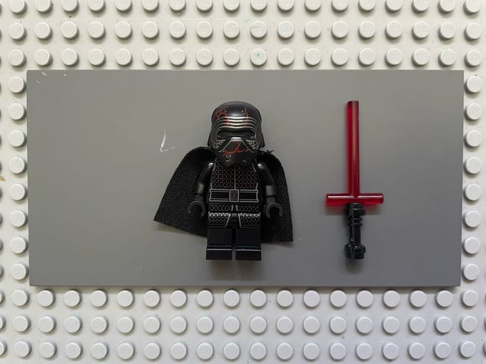 Lego Star Wars sw1061 Supreme Leader Kylo Ren minifigure (Cape)