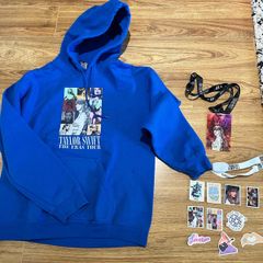Hoodie (size XS/S) Taylor Swift + VIP badge