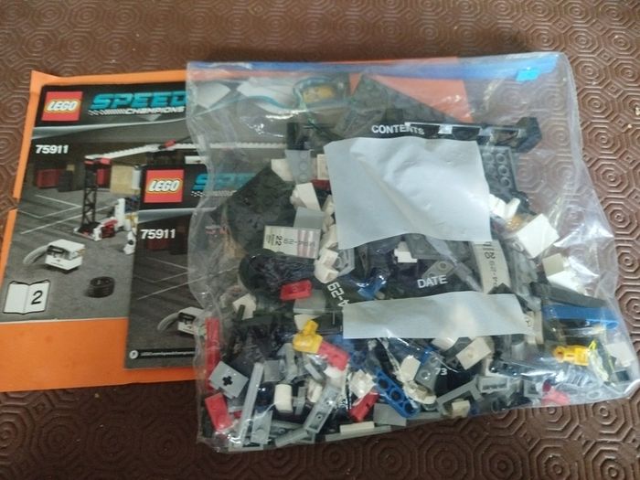 LEGO SPEED CHAMPIONS 75911: McLaren Mercedes Pit Stop Car & Mini Figs
