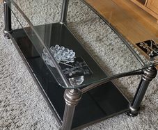 coffee table and lamp table for sale 47 x 26 and 26 x26. Open to offers
