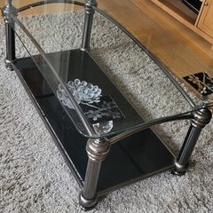 coffee table and lamp table for sale 47 x 26 and 26 x26. Open to offers