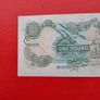 1970s Bank of England One Pound Note Image 5