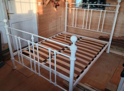 Really Sturdy White Metal 4Ft 6 Double Bed Frame - Can Deliver