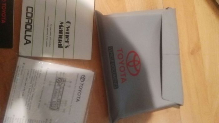 Toyota Corolla E11 Owner's Manual Handbooks & Wallet