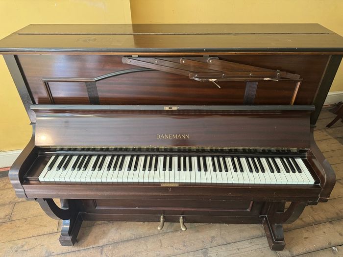 upright piano FREE