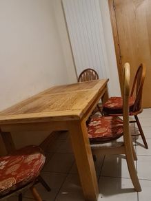 table with chairs