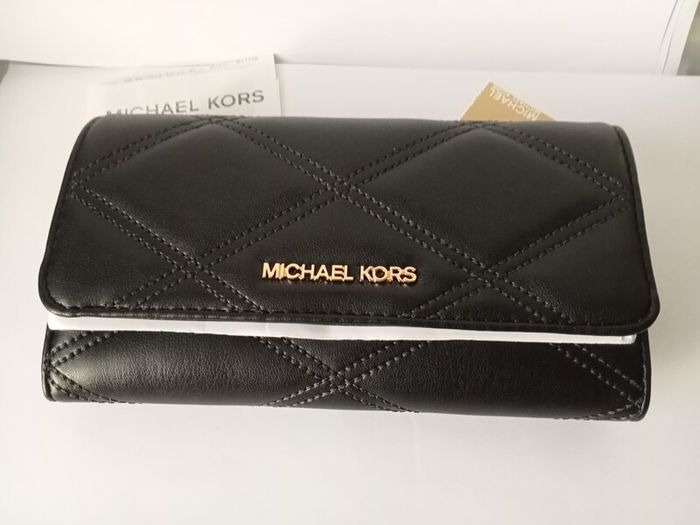 New Michael Kors Wallet