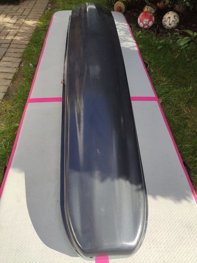 Roof box