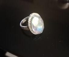 Lovely dressy ring