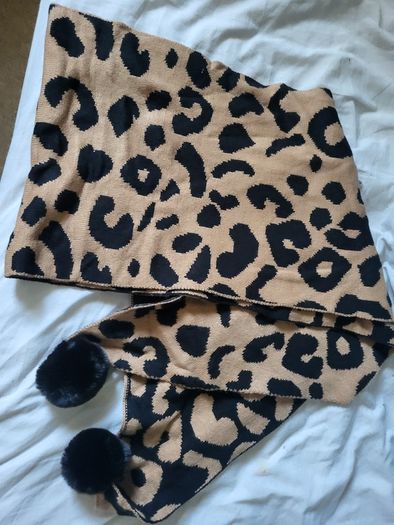 Long scarf shawl with animal print NEW black and beige
