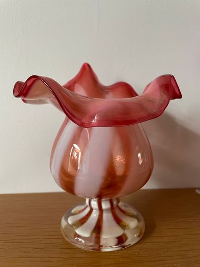 Vintage glass handkerchief vase
