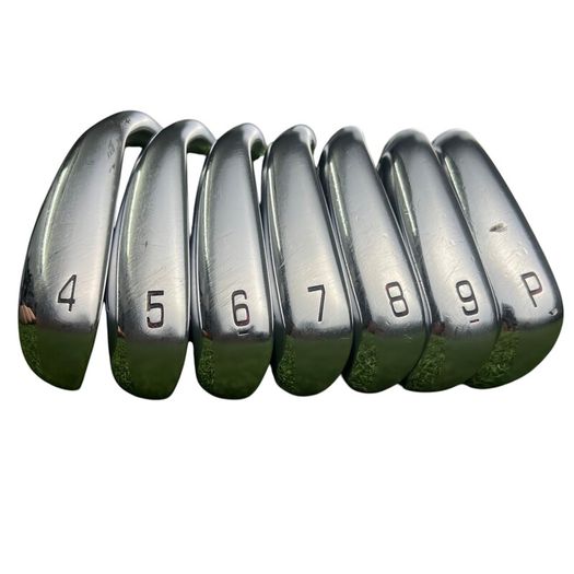 Mizuno JPX 921 Hot Metal Irons / 4-Pw / Dynamic Gold 120 X100 X-Stiff / Left Hand