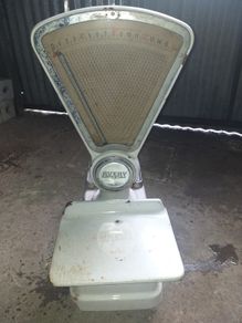 Vintage Avery weighing scales